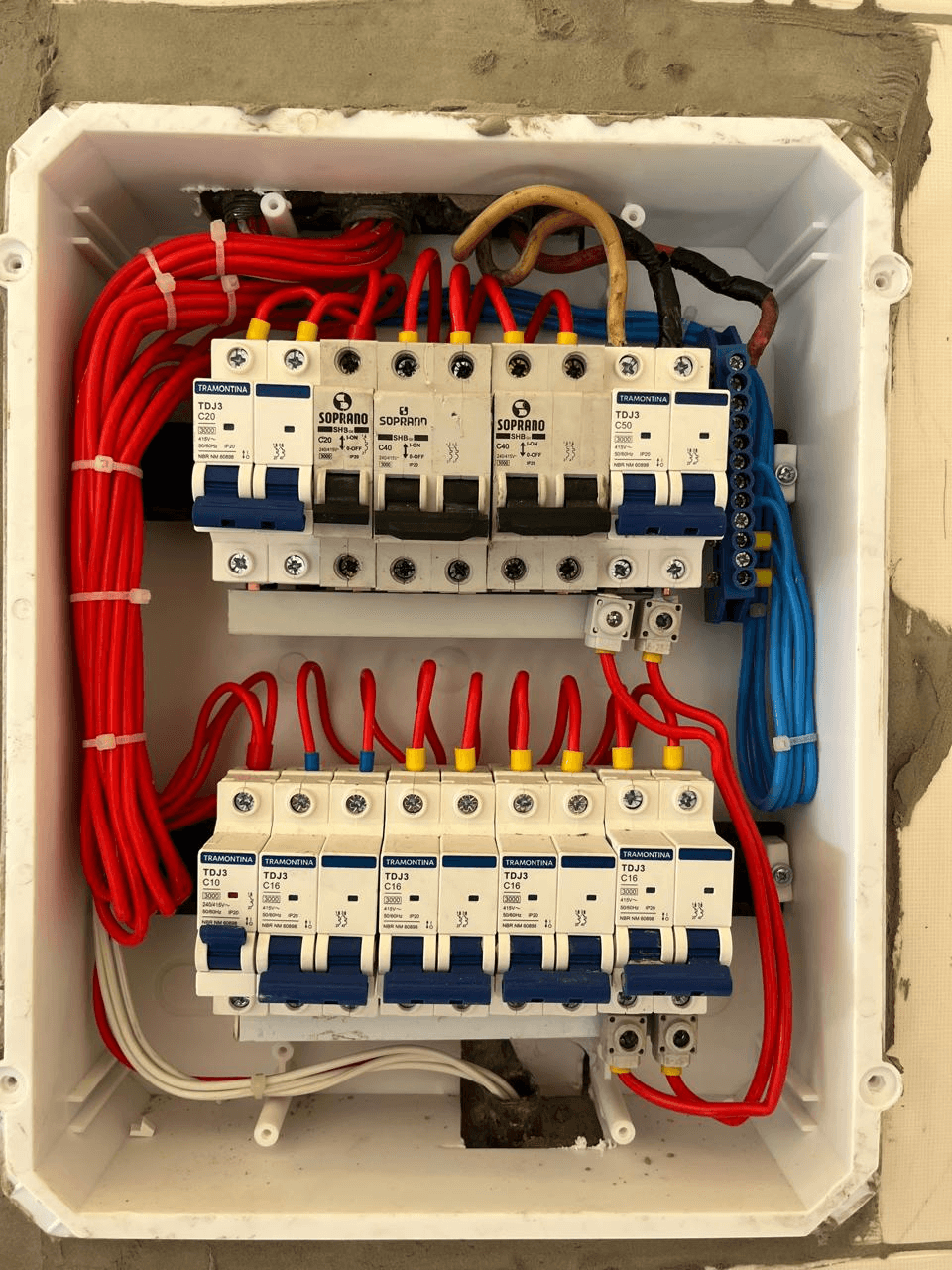 Trabalho realizado pela GS Climatização & Elétrica — projeto 13