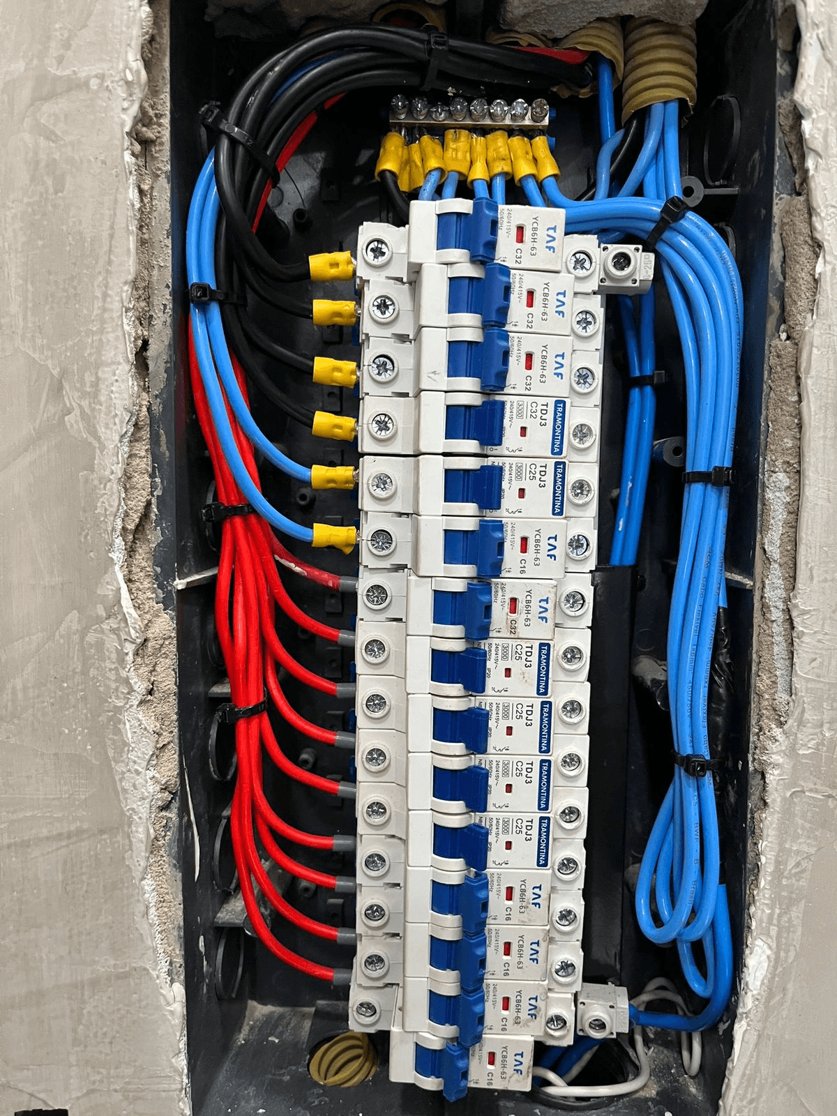 Trabalho realizado pela GS Climatização & Elétrica — projeto 28